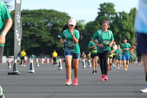 BIB: 077
                            <button type="button" onclick="openModal(5172953)" class="btn btn-primary btn-sm float-right btn-popup" data-toggle="modal" data-target=".modal-high-quality">
                        <i class="fas fa-shopping-cart"></i> Add to Cart
                    </button>
                                            <button type="button" onclick="isThisMe(5172953, true)" class="btn btn-success btn-sm float-right btn-popup btn-isme hidden" data-toggle="tooltip" data-placement="bottom" title="นี่คือรูปของคุณใช่ไหม คลิกที่นี่เพื่อเอาเข้าอัลบั้ม">
                        <i class="fas fa-plus"></i> Add to album
                    </button>
                    <button type="button" onclick="isThisMe(5172953, false)" class="btn btn-warning btn-sm float-right btn-popup btn-isnotme hidden">
                        <i class="fas fa-ban"></i> Remove from album
                    </button>